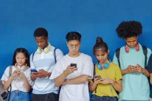 Mengatasi Ketergantungan Gadget di Kalangan Remaja