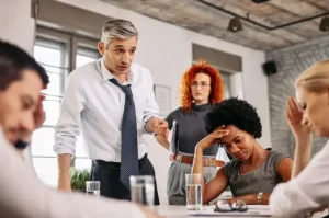 Saran Bijak bagi Anda yang Sering Mengeluh di Tempat Kerja