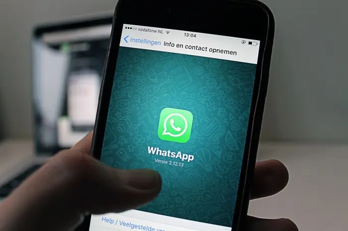 Aplikasi Terbaik Membuat Stiker WhatsApp