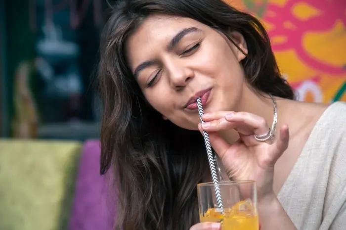 Dampak Penggunaan Sedotan Terhadap Elastisitas Kulit di Sekitar Mulut