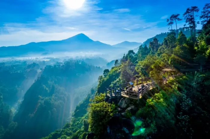 Keindahan Memukau Tebing Keraton, Permata Tersembunyi di Bandung