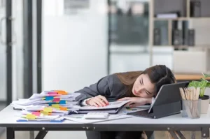 Mengalahkan Prokrastinasi, 6 Cara Efektif untuk Tetap Produktif Saat Lelah