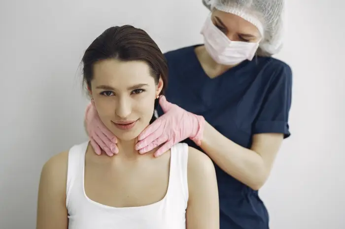 Menghilangkan Lemak Leher