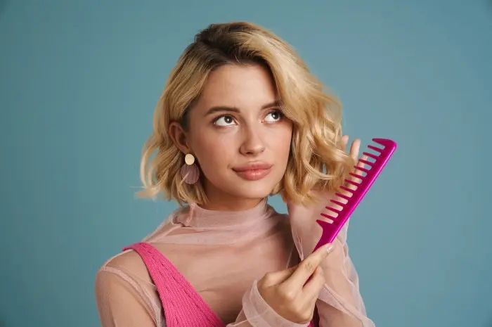 Shaggy Comb-over Lob Efek Tirus dengan Potongan Berlayer yang Dinamis