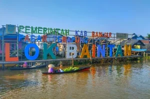 Objek Wisata Belanja di Pasar Terapung Lok Baintan Banjarmasin