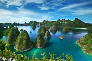 Destinasi Wisata Terbaik di Papua yang Wajib Dikunjungi