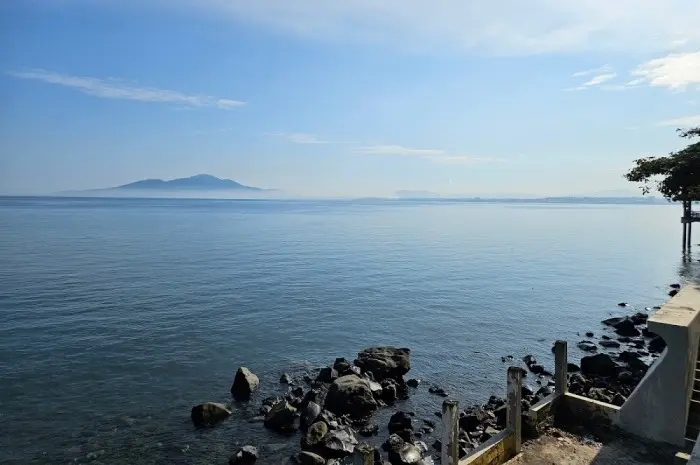 Harga Tiket Masuk & Jam Buka Pantai Malalayang